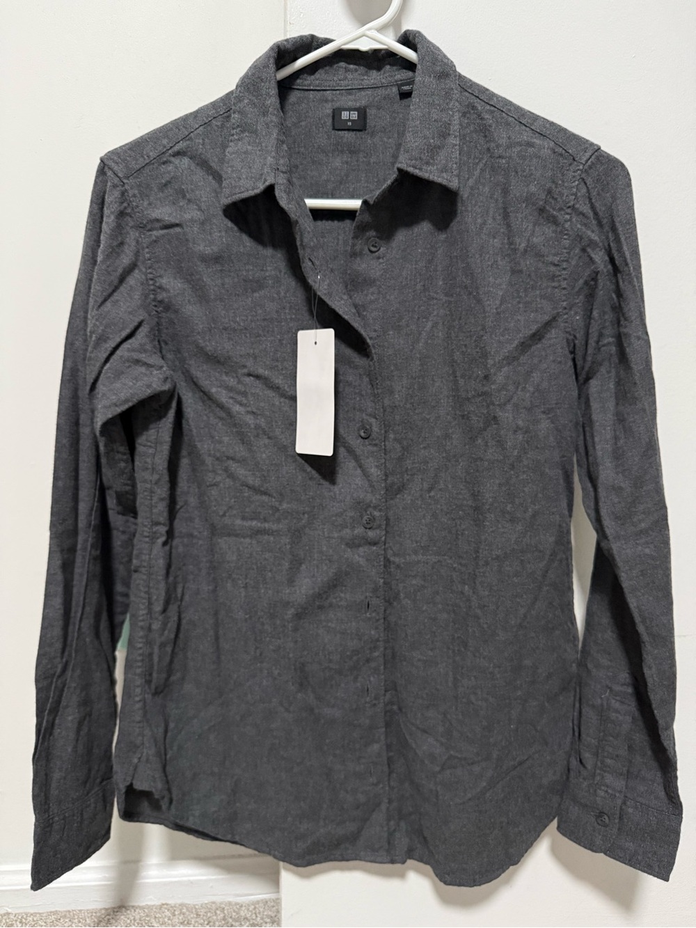 NWT Uniqlo Woman’s Gray Button-Up Shirt